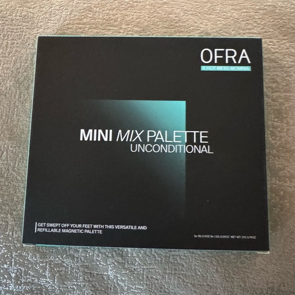 Ofra Cosmetics X Hot Mess Momma 
Unconditional Mini Mix Face Palette - Picture 10 of 14
